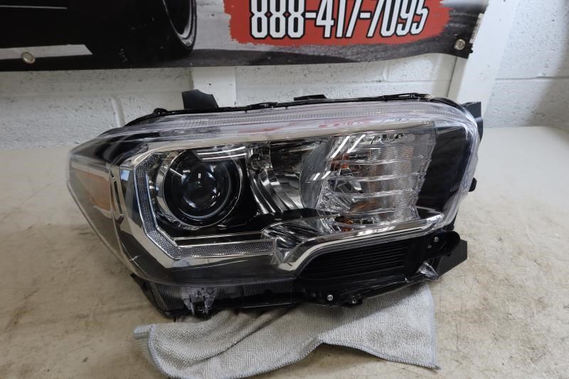 2016-2019 Toyota Tacoma OEM Right Passenger Headlight Lamp Assembly 81110-04251