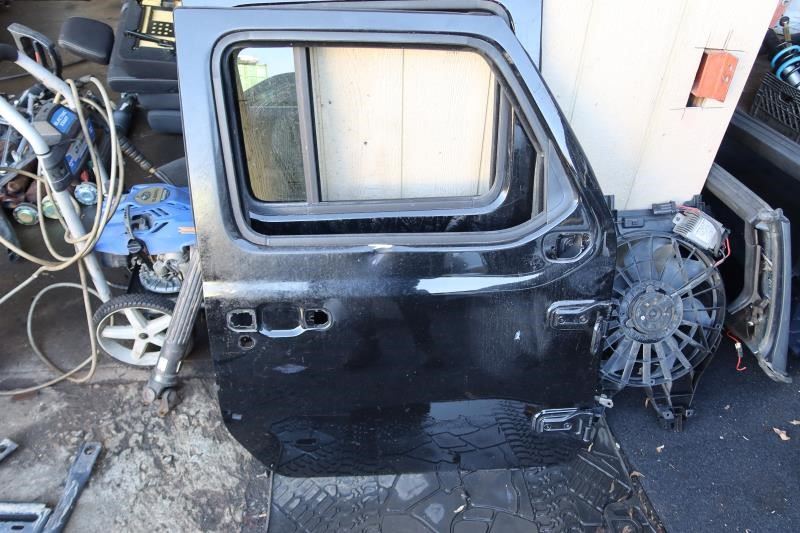 2018-2022 Jeep Wrangler Gladiator OEM Front Right Passenger Door Shell Black