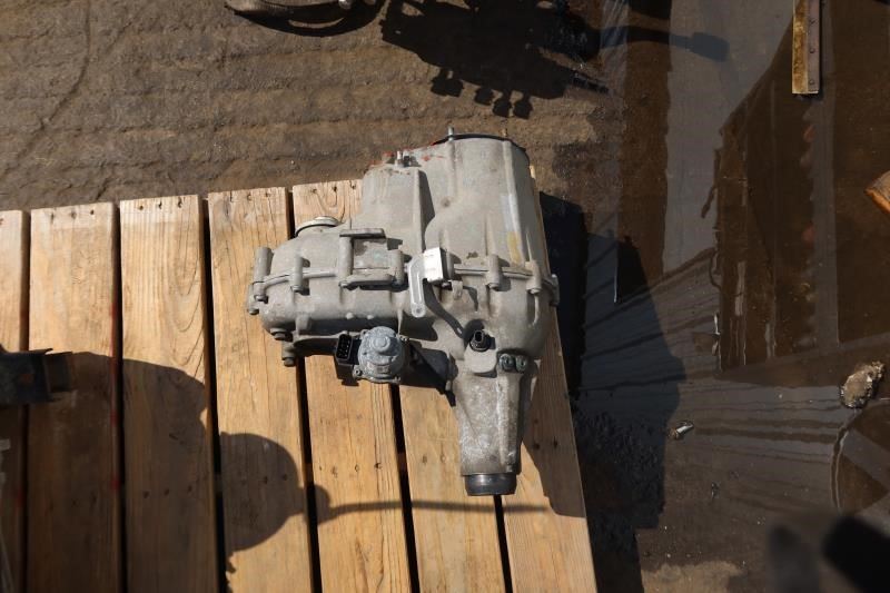 2014-2017 GMC Sierra Chevrolet Silverado 2500 6.0L OEM Transfer Case Assembly