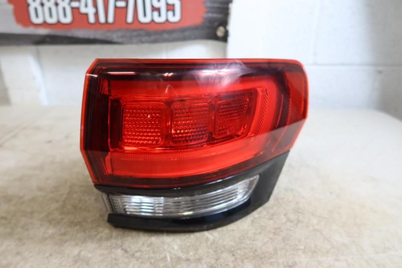 2014-2022 Jeep Grand Cherokee OEM Rear Right Passenger Tail Light Lamp 68142942