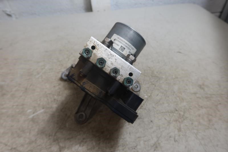 2018 Chevy Chevrolet Camaro ZL1 OEM ABS Anti Brake Lock Module Pump 84244636