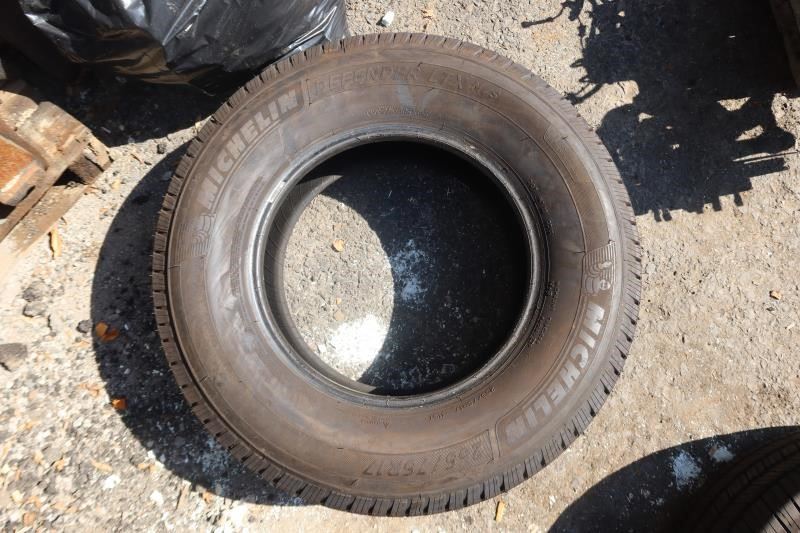 Single Michelin Defender LTX M/S 255/75R17 Tire NEW

