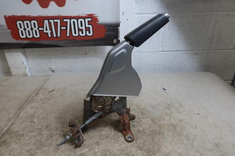 2018-2023 Jeep Wrangler OEM Emergency Parking Brake Handle White Stitch 6LZ011A3

7 of 8 accounted for as of 7-18-25