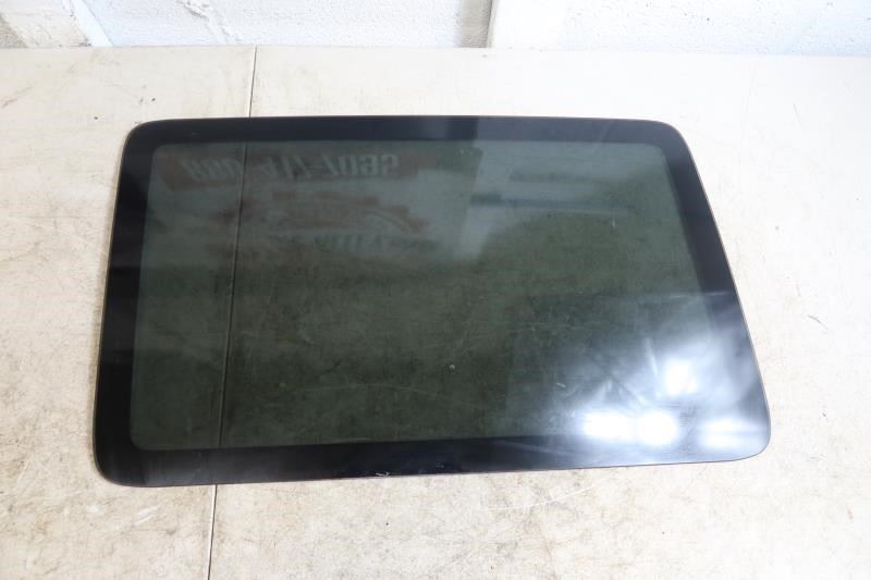 2011-2018 Jeep Wrangler JK 4 Door OEM Left Driver Hardtop Quarter Glass 68054711