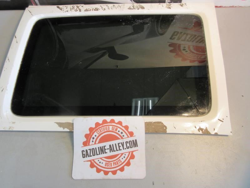 2011-2018 Jeep Wrangler JK 4 Door OEM Right Passenger RH Quarter Glass 68054710