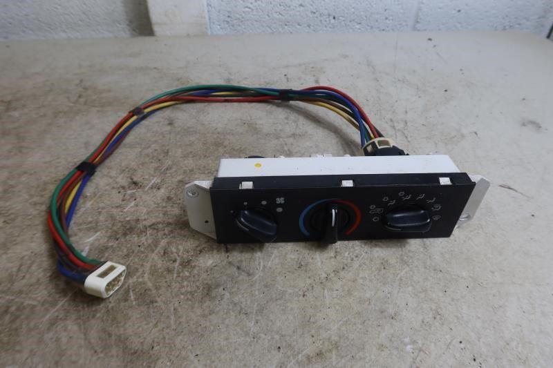 2005 2006 Jeep Wrangler TJ OEM AC Heater Climate Control Module 55056558